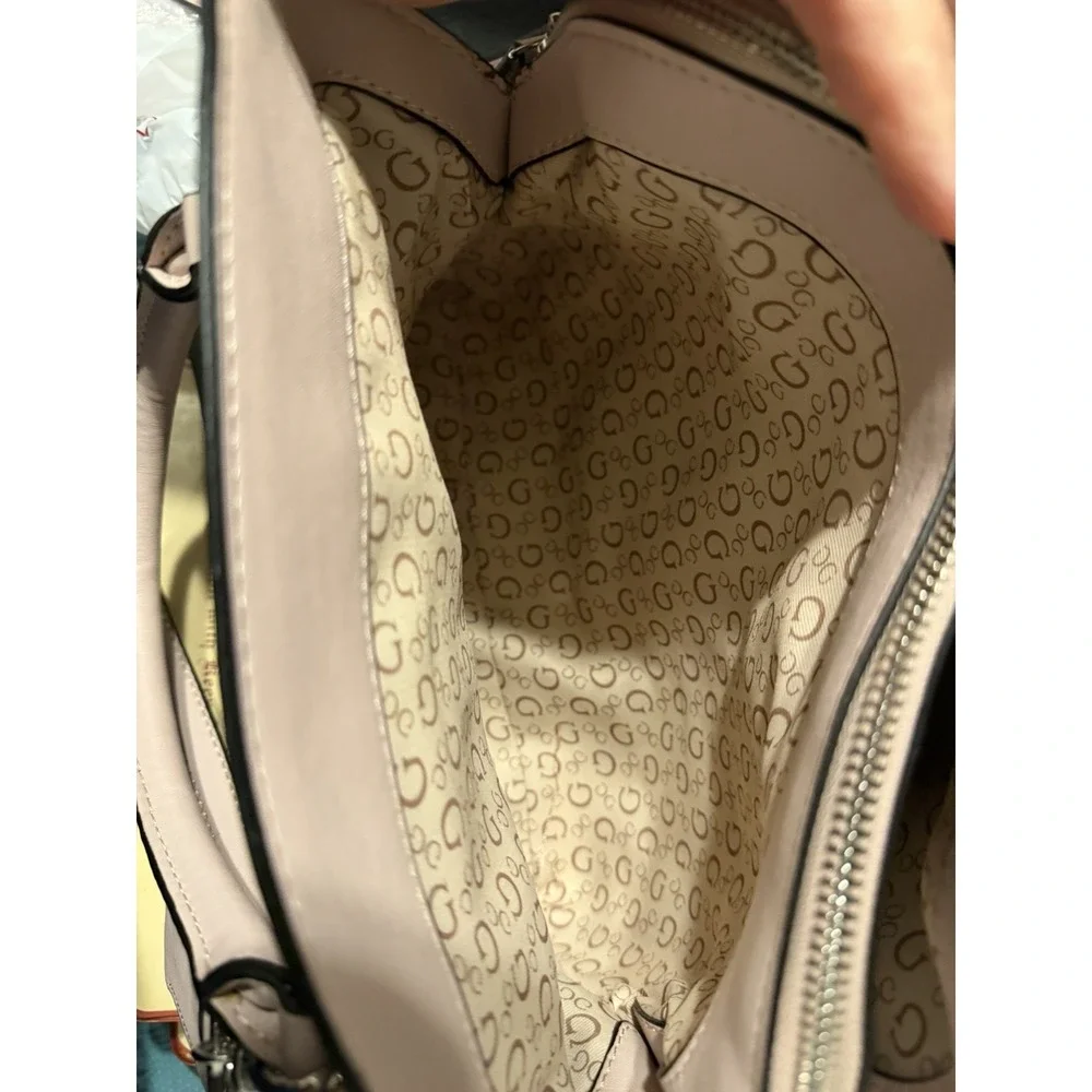 GUESS Shiny Blush Pink Logo Satchel Crossbody Dome Bag Charm‎ Medium